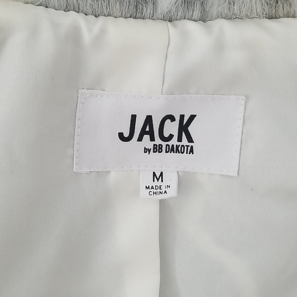 ✨3for$25✨BBDakotaNWT In A Furry FauxFur Vest Ivory - Picture 5 of 8